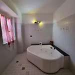 La Maison לינה וארוחת בוקר