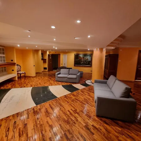 La Maison לינה וארוחת בוקר