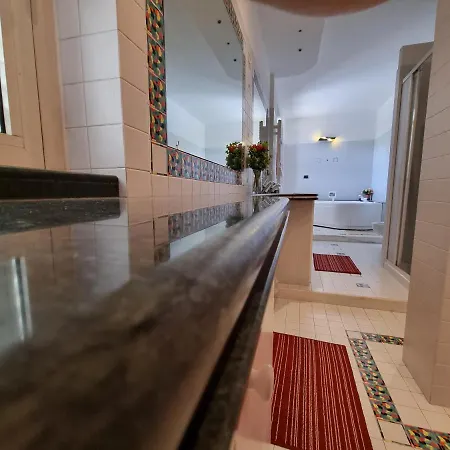 לינה וארוחת בוקר La Maison 4*